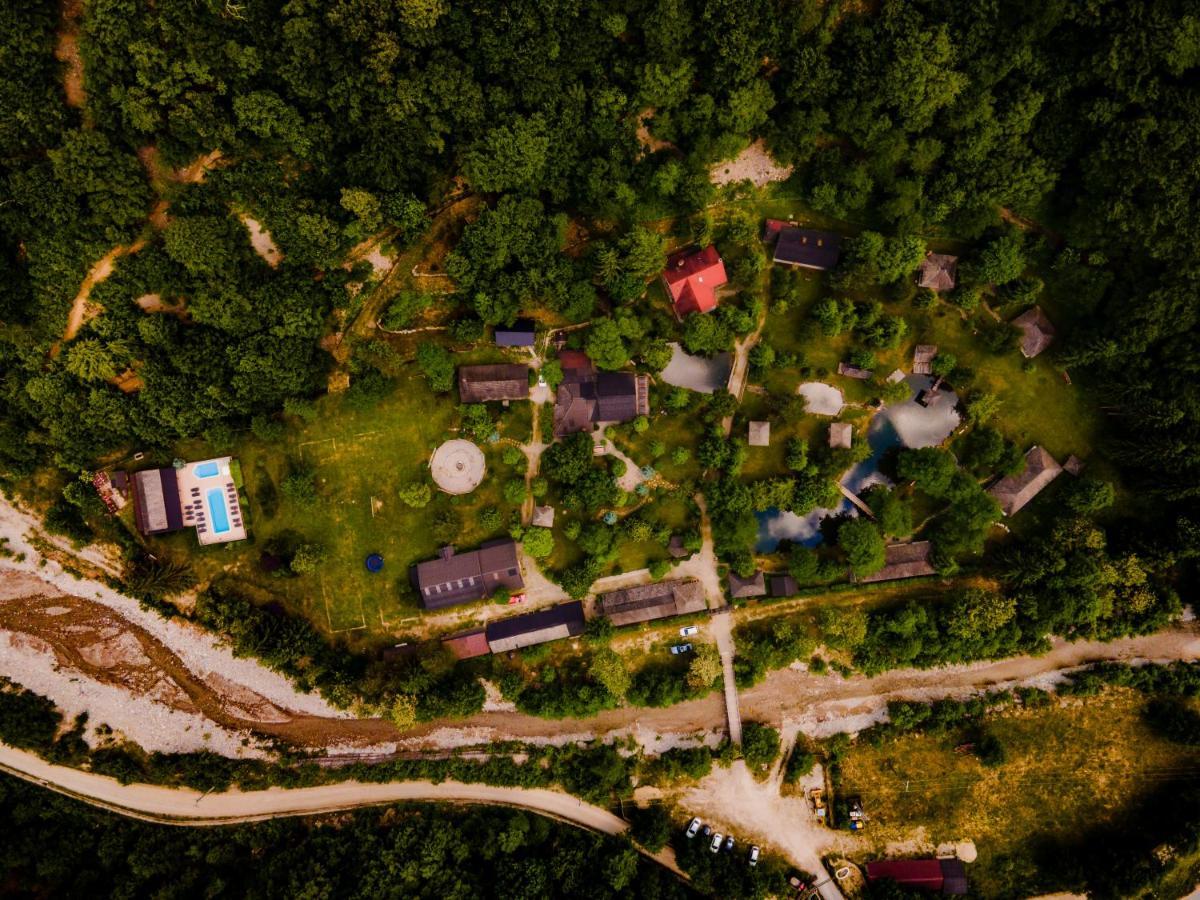 Fratii Jderi - Utopia Verde Брезой Экстерьер фото